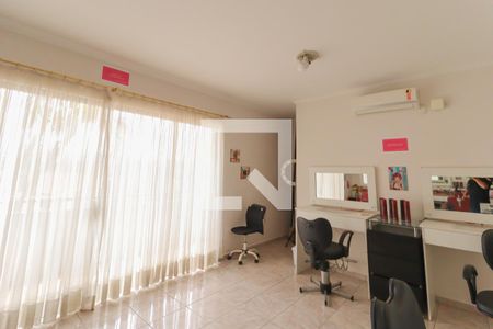 Casa à venda com 190m², 4 quartos e 2 vagas Casa à venda com 190m², 4 quartos e 2 vagasCasa 2