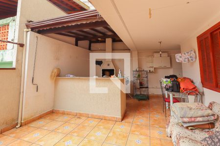 Casa à venda com 190m², 4 quartos e 2 vagas Casa à venda com 190m², 4 quartos e 2 vagasQuintal
