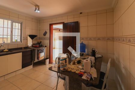 Casa à venda com 190m², 4 quartos e 2 vagas Casa à venda com 190m², 4 quartos e 2 vagasCozinha