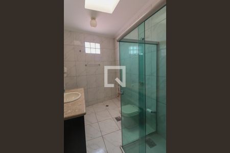 Casa à venda com 190m², 4 quartos e 2 vagas Casa à venda com 190m², 4 quartos e 2 vagasCasa 2