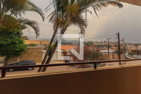 Casa à venda com 190m², 4 quartos e 2 vagas Casa à venda com 190m², 4 quartos e 2 vagasCasa 2