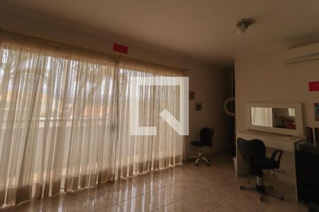 Casa à venda com 190m², 4 quartos e 2 vagas Casa à venda com 190m², 4 quartos e 2 vagasCasa 2