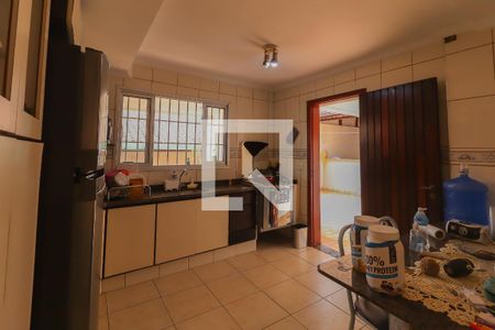 Casa à venda com 190m², 4 quartos e 2 vagas Casa à venda com 190m², 4 quartos e 2 vagasBanheiro