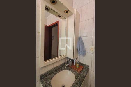 Casa à venda com 190m², 4 quartos e 2 vagas Casa à venda com 190m², 4 quartos e 2 vagasBanheiro