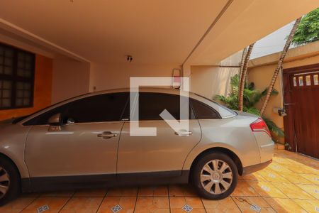 Casa à venda com 190m², 4 quartos e 2 vagas Casa à venda com 190m², 4 quartos e 2 vagasGaragem