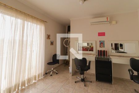 Casa à venda com 190m², 4 quartos e 2 vagas Casa à venda com 190m², 4 quartos e 2 vagasCasa 2