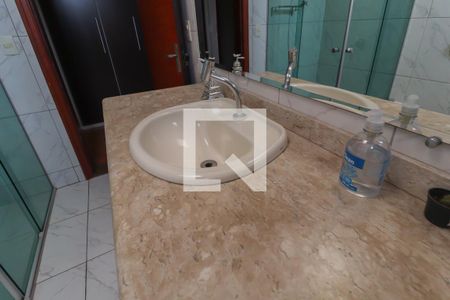 Casa à venda com 190m², 4 quartos e 2 vagas Casa à venda com 190m², 4 quartos e 2 vagasCasa 2