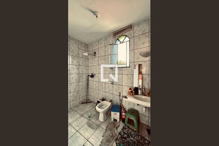 Banheiro  de casa à venda com 3 quartos, 100m² em Ana Lúcia, Belo Horizonte