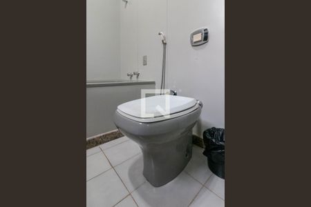 Banheiro de casa à venda com 3 quartos, 530m² em Santa Lúcia, Belo Horizonte