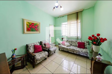 Sala de casa à venda com 3 quartos, 127m² em Grajaú, Belo Horizonte