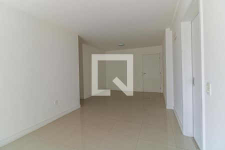 Sala de apartamento para alugar com 3 quartos, 118m² em Barra da Tijuca, Rio de Janeiro