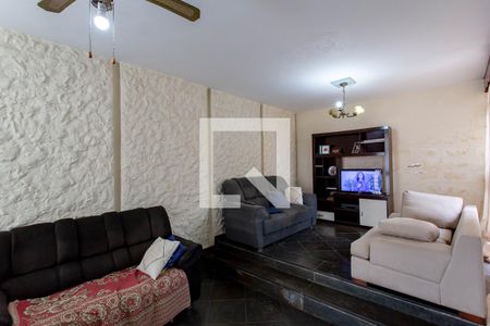 Sala de casa à venda com 3 quartos, 270m² em São Luiz, Belo Horizonte
