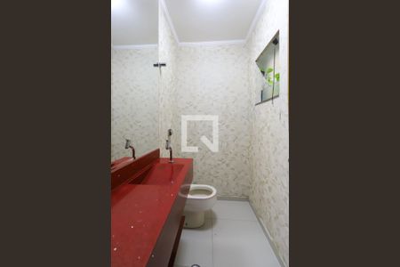 Lavabo de casa à venda com 3 quartos, 180m² em Vila Romero, São Paulo