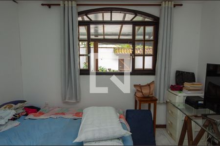 Quarto 1 de casa de condomínio para alugar com 4 quartos, 360m² em Vargem Pequena, Rio de Janeiro