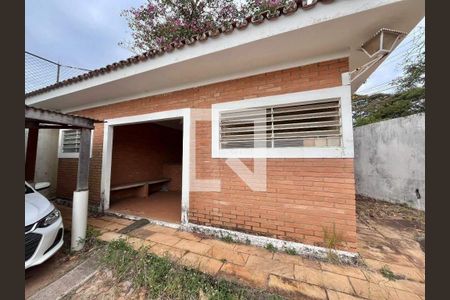 Casa à venda com 4 quartos, 678m² em Vila Brandina, Campinas