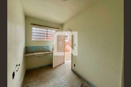 Casa à venda com 4 quartos, 678m² em Vila Brandina, Campinas