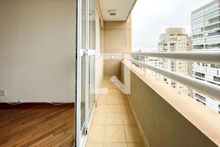 Apartamentos com varanda para alugar em Jardim Paulistano, São