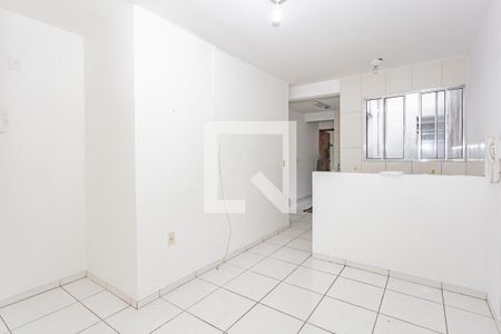 Sala de casa para alugar com 2 quartos, 68m² em Jardim Clímax, São Paulo