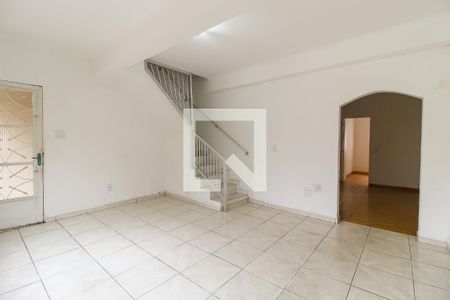 Sala de casa à venda com 3 quartos, 145m² em Conjunto Residencial José Bonifácio, São Paulo