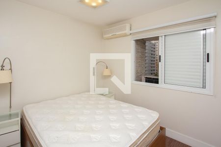 Suíte de apartamento à venda com 2 quartos, 65m² em Itaim Bibi, São Paulo