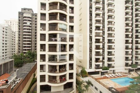 Vista da Sala  de apartamento à venda com 2 quartos, 65m² em Itaim Bibi, São Paulo