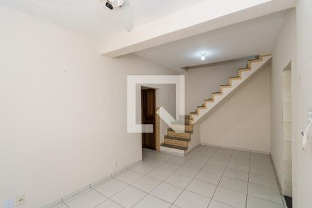 Sala de casa à venda com 2 quartos, 110m² em Brás de Pina, Rio de Janeiro