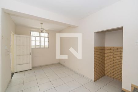 Sala de casa para alugar com 2 quartos, 110m² em Brás de Pina, Rio de Janeiro