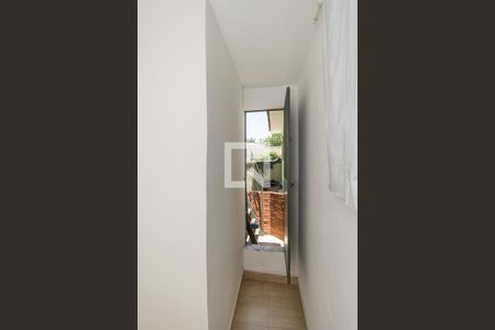Corredor  de casa para alugar com 2 quartos, 110m² em Brás de Pina, Rio de Janeiro