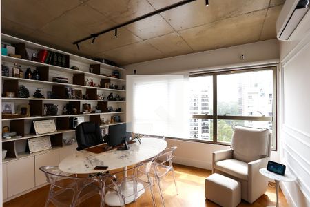 Sala  de apartamento à venda com 2 quartos, 140m² em Jardim Fonte do Morumbi, São Paulo
