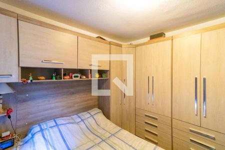Quarto 2 de apartamento para alugar com 2 quartos, 47m² em Condomínio Vilage, Itaquaquecetuba