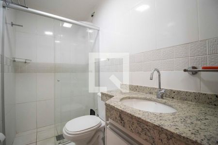 Apartamento para alugar com 54m², 2 quartos e 2 vagas Apartamento para alugar com 54m², 2 quartos e 2 vagasBanheiro