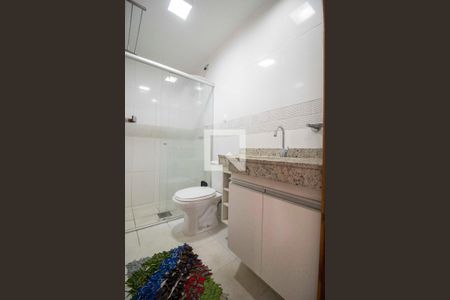 Apartamento para alugar com 54m², 2 quartos e 2 vagas Apartamento para alugar com 54m², 2 quartos e 2 vagasBanheiro