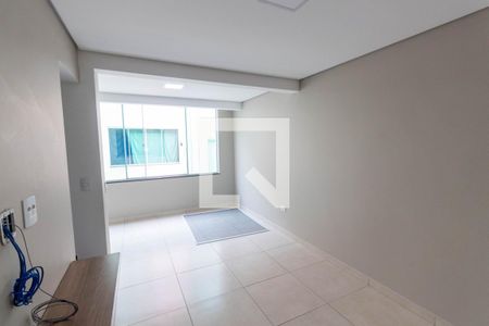 Sala de casa de condomínio à venda com 2 quartos, 119m² em Vila Talarico, São Paulo
