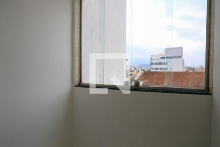 Sala de apartamento para alugar com 3 quartos, 85m² em Santa Cruz, Belo Horizonte