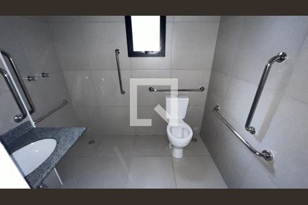Banheiro  de kitnet/studio à venda com 1 quarto, 25m² em Pinheiros, São Paulo