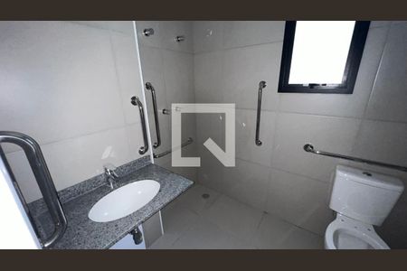 Banheiro  de kitnet/studio à venda com 1 quarto, 25m² em Pinheiros, São Paulo