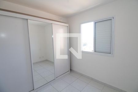 Quarto 2 de apartamento para alugar com 2 quartos, 46m² em Cidade Satelite Santa Barbara, São Paulo