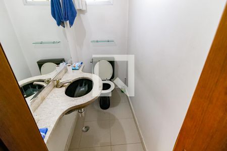 Lavabo de apartamento à venda com 4 quartos, 130m² em Vila Suzana, São Paulo