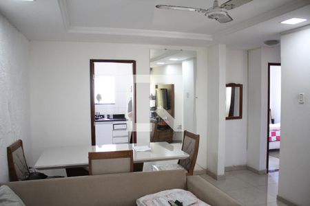 Sala de apartamento para alugar com 2 quartos, 72m² em Jardim Riacho das Pedras, Contagem