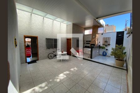 Casa à venda com 3 quartos, 226m² em Alípio de Melo, Belo Horizonte