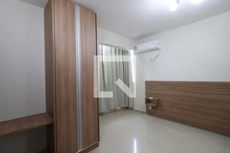 Suíte de apartamento para alugar com 3 quartos, 110m² em Umuarama, Uberlândia