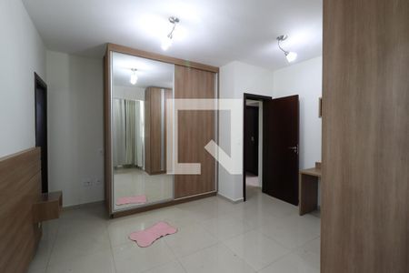 Suíte de apartamento para alugar com 3 quartos, 110m² em Umuarama, Uberlândia