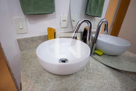 Apartamento à venda com 60m², 2 quartos e sem vaga Apartamento à venda com 60m², 2 quartos e sem vagaBanheiro Social