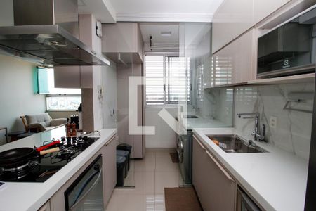 Cozinha de apartamento à venda com 2 quartos, 87m² em Sagrada Família, Belo Horizonte