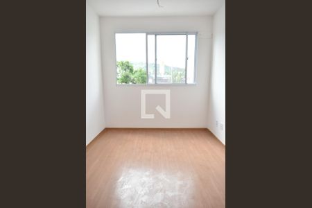 Sala de apartamento para alugar com 2 quartos, 45m² em Guaratiba, Rio de Janeiro