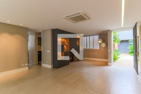 Sala de casa de condomínio à venda com 4 quartos, 425m² em Vila Cordeiro, São Paulo