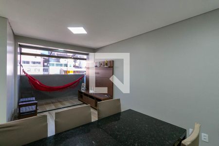 Sala  de apartamento à venda com 3 quartos, 101m² em Caiçara-adelaide, Belo Horizonte