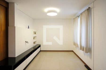 Sala de TV de casa à venda com 4 quartos, 394m² em Jardim São Caetano, São Caetano do Sul
