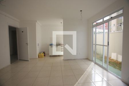 sala de apartamento para alugar com 1 quarto, 77m² em Palmeiras, Belo Horizonte