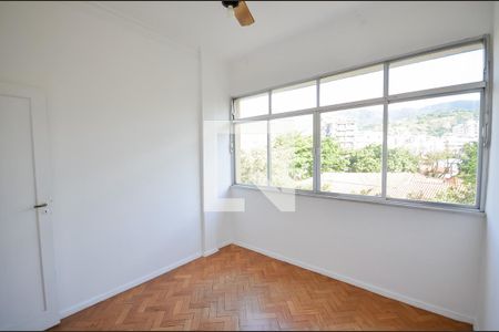 Quarto 1 de apartamento para alugar com 2 quartos, 75m² em Grajau, Rio de Janeiro